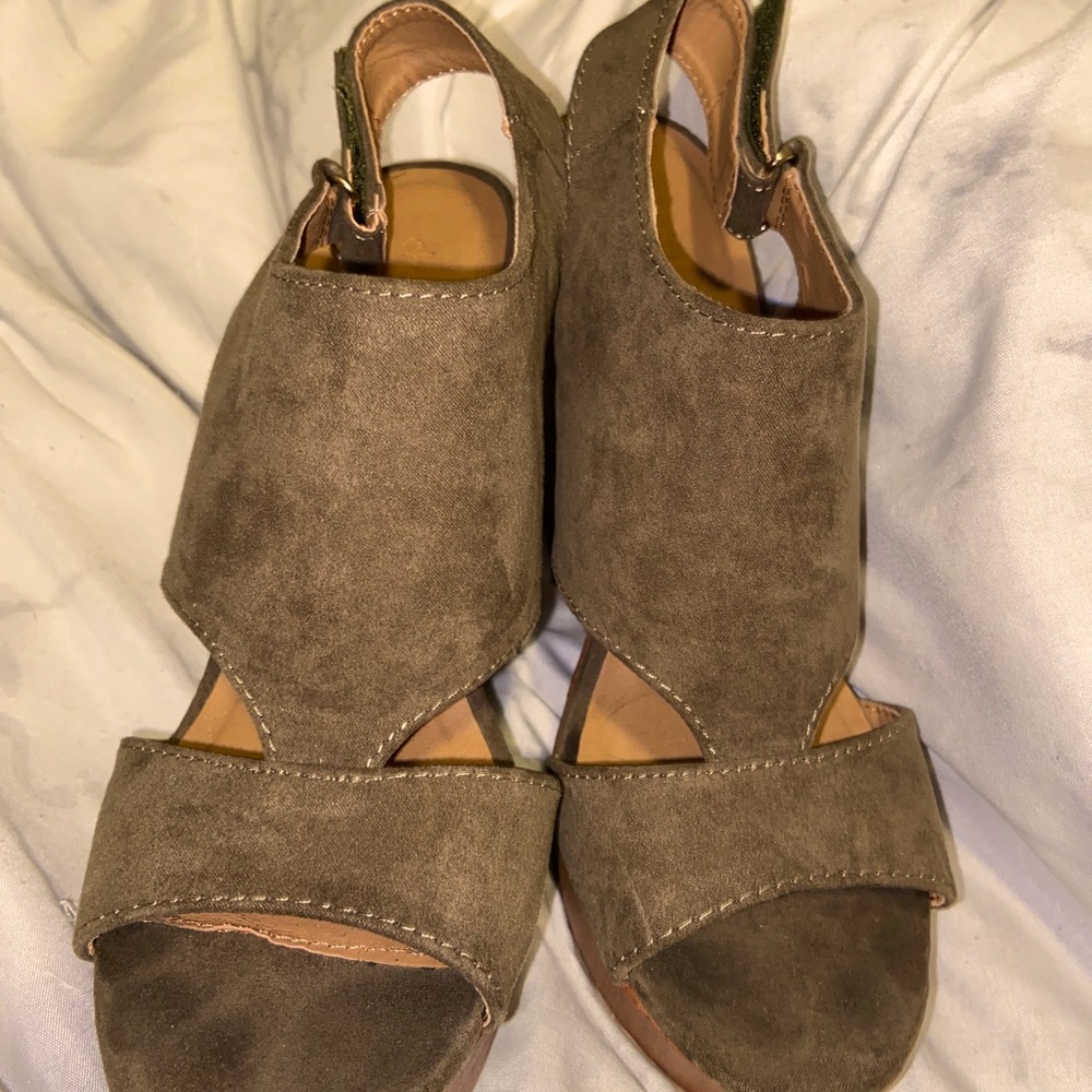Charolette  Russe  Wedges